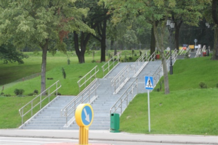 Słupsk. Przebudowa schodów do cmentarza.